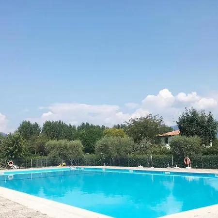 The Sailor House - In With Pool